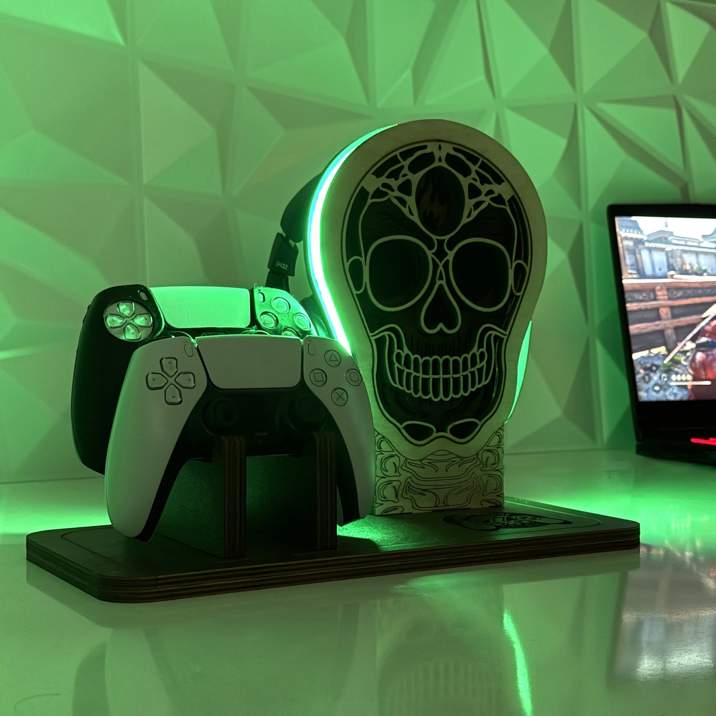 Kişiye Özel Ahşap RGB Kulaklık ve Kumanda Standı - Kuru Kafa Dekor Oyuncu Aksesuar Düzenleyici - Gamer Hediye Seti (Kopya)